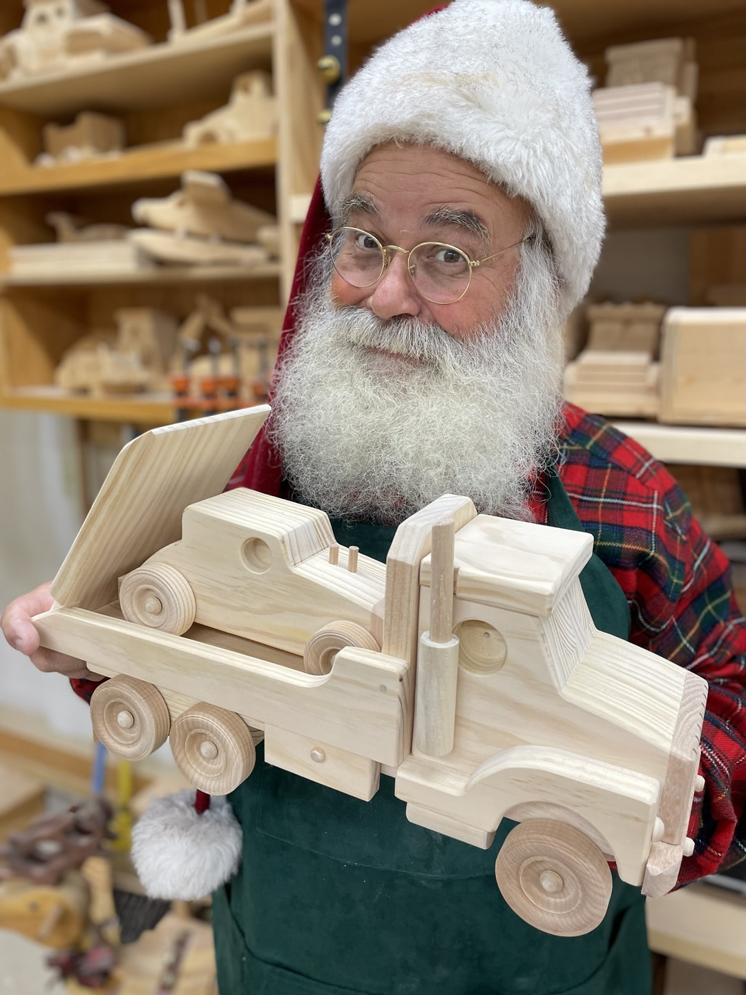 Wooden Flatbed Tow Truck with Car - Image 2